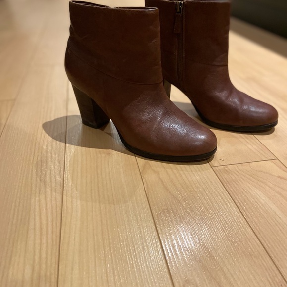 Cole Haan -brown leather ankle boots - Picture 4 of 4